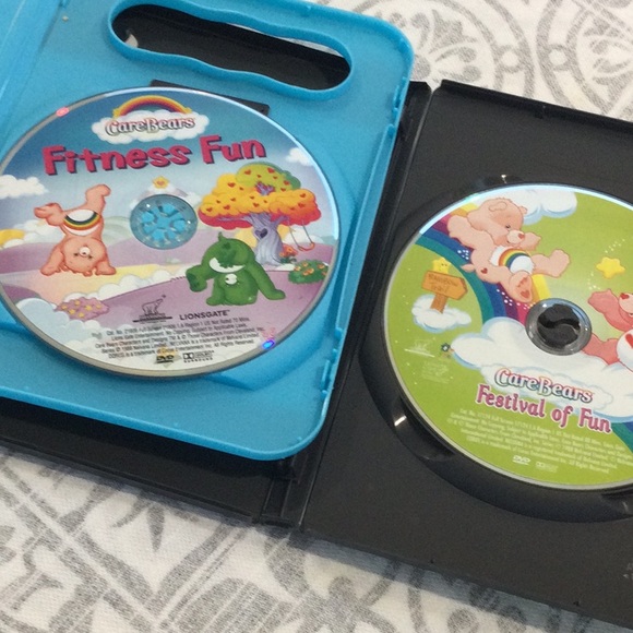 😜🤪 - Set of 12 DVD movies for kids. Mickey Mouse, Care Bears, Elmo, Wiggles…. - Picture 7 of 9